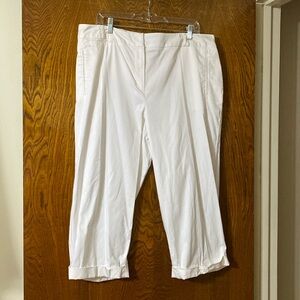 Larry Levine Women / white capris /  Size 18W